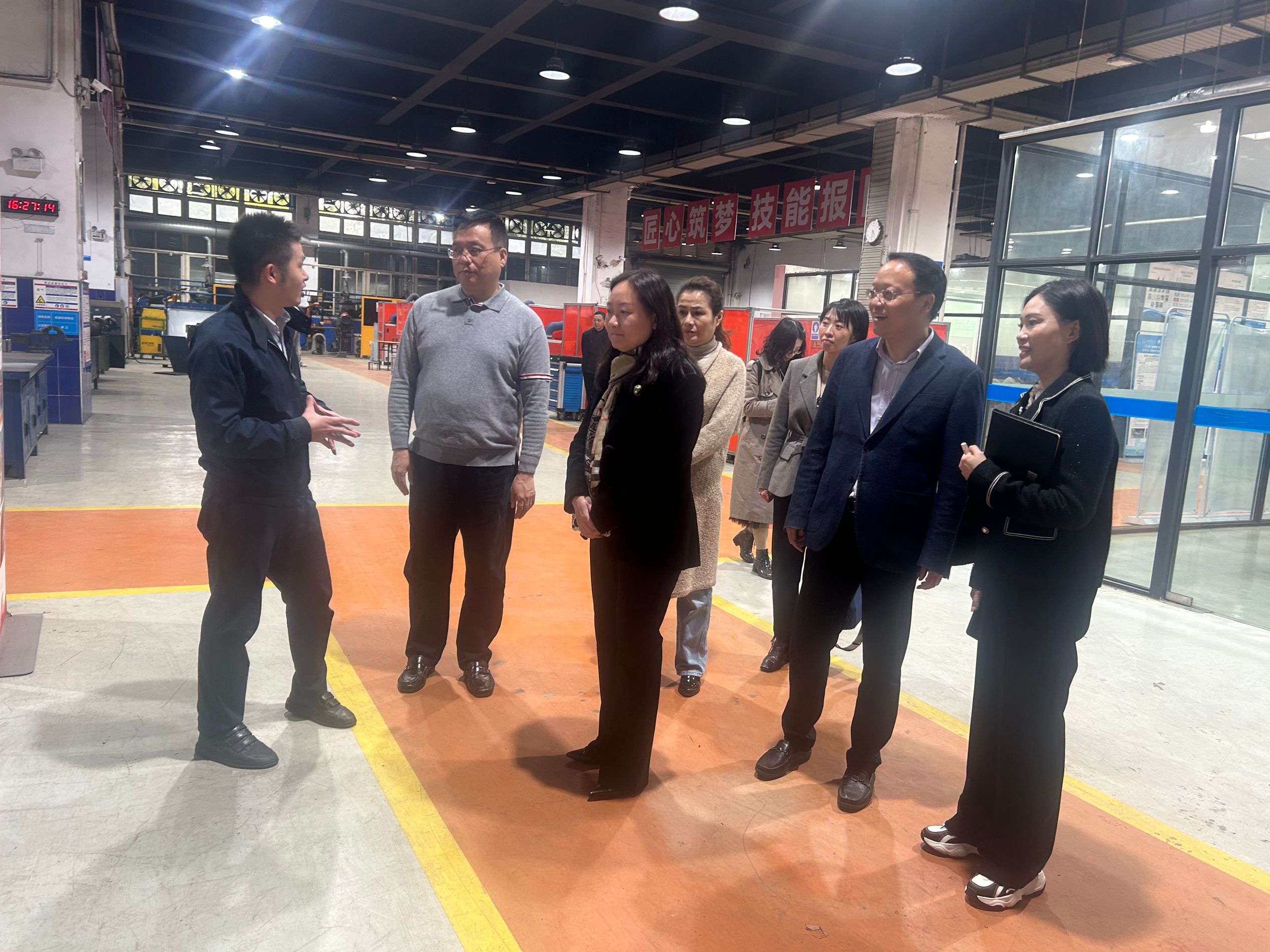 aad96eef1238c0bf2de1db2fa9d3619e.png aad96eef1238c0bf2de1db2fa9d3619e.png